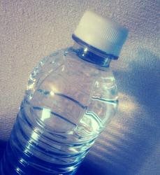 水